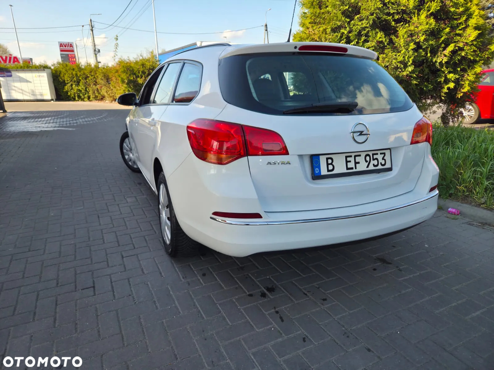 Opel Astra 1.6 Sports Tourer Design Edition - 12