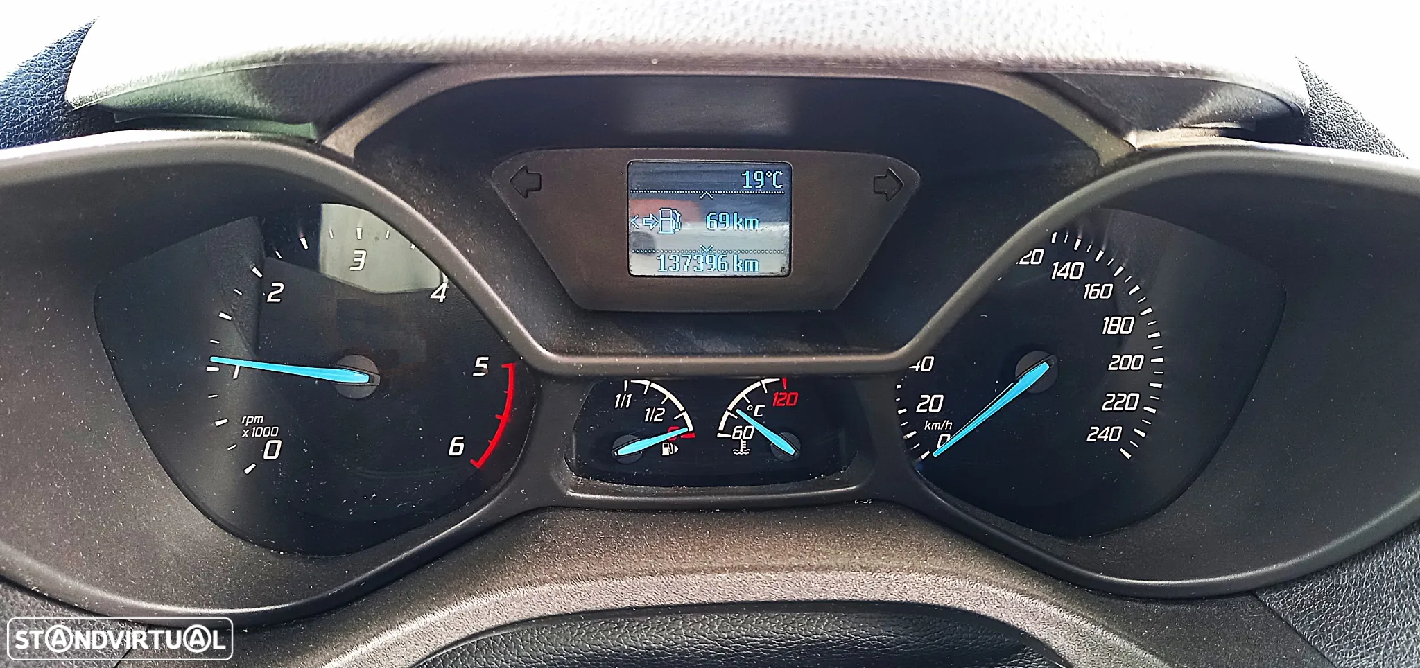 Ford Tourneo Connect - 17