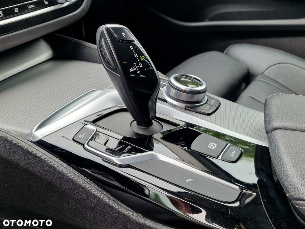 BMW Seria 5 530d Sport Line - 22