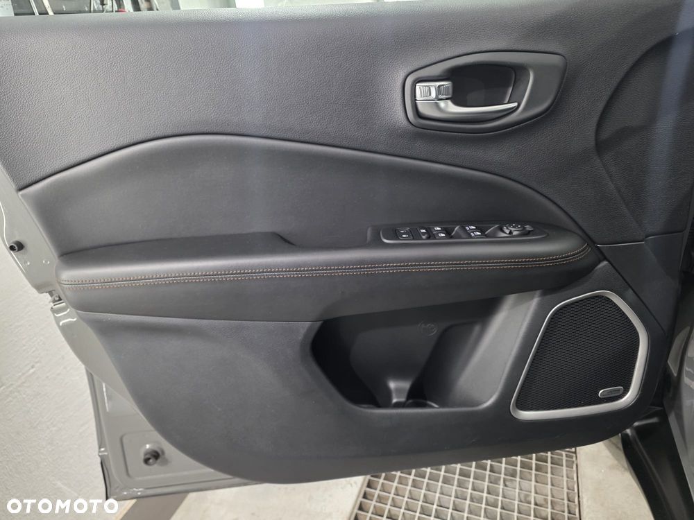 Jeep Compass 1.3 T-GDI I4 Automatik Limited - 36