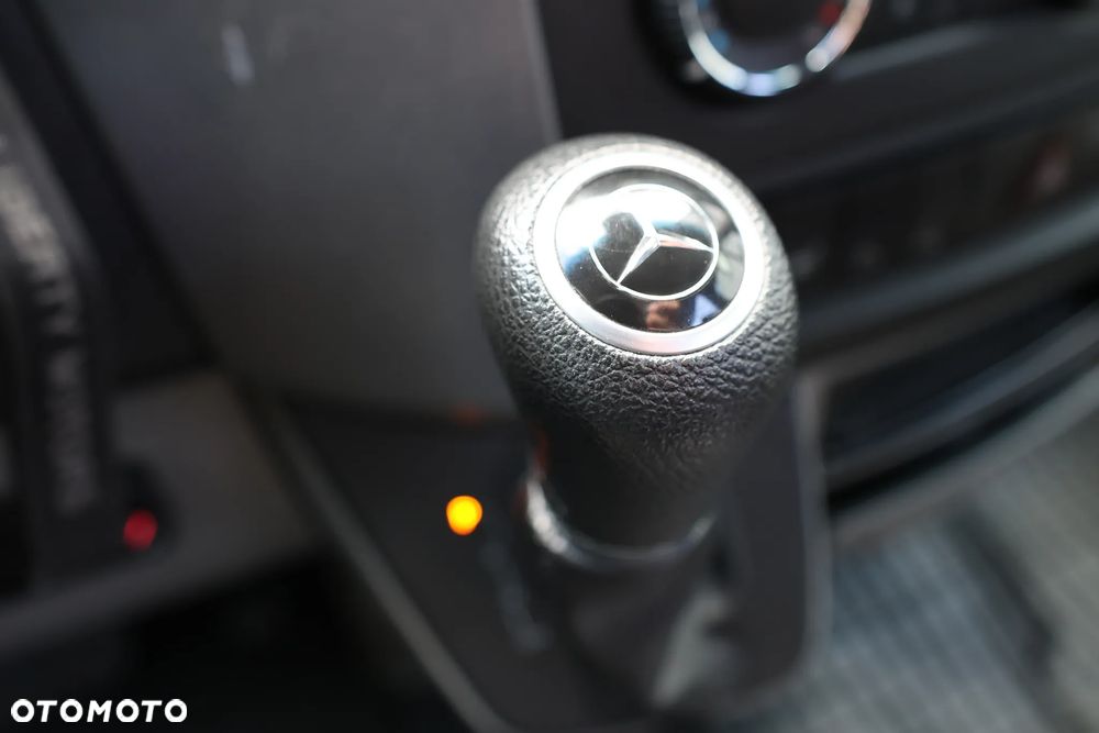 Mercedes-Benz Sprinter - 20