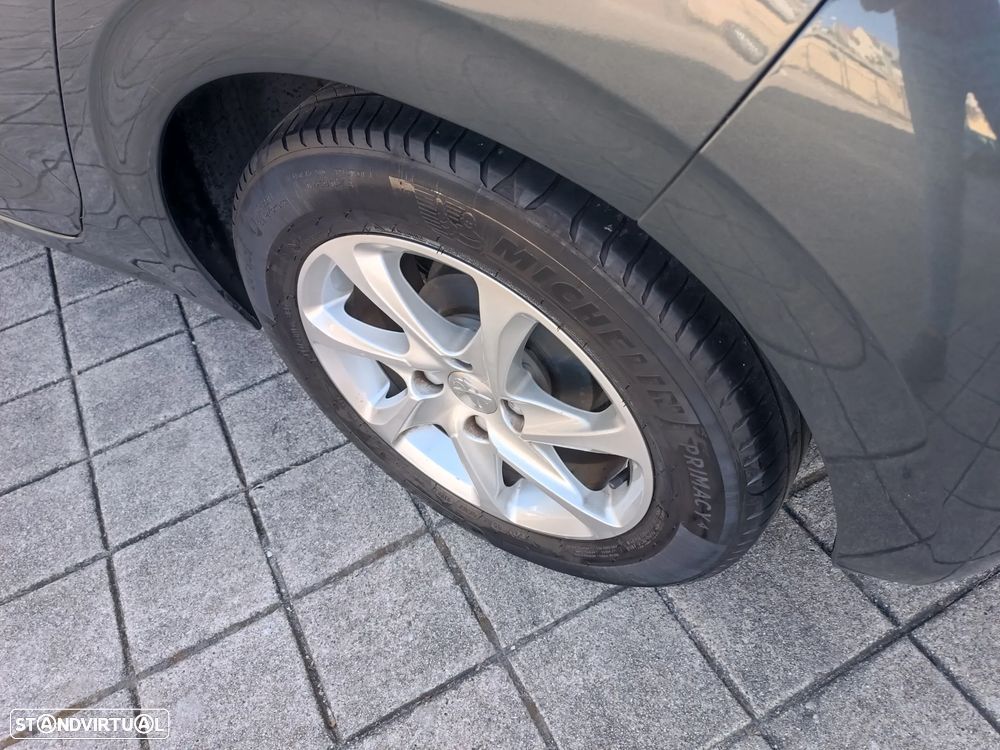 Peugeot 208 1.4 HDi Active - 11