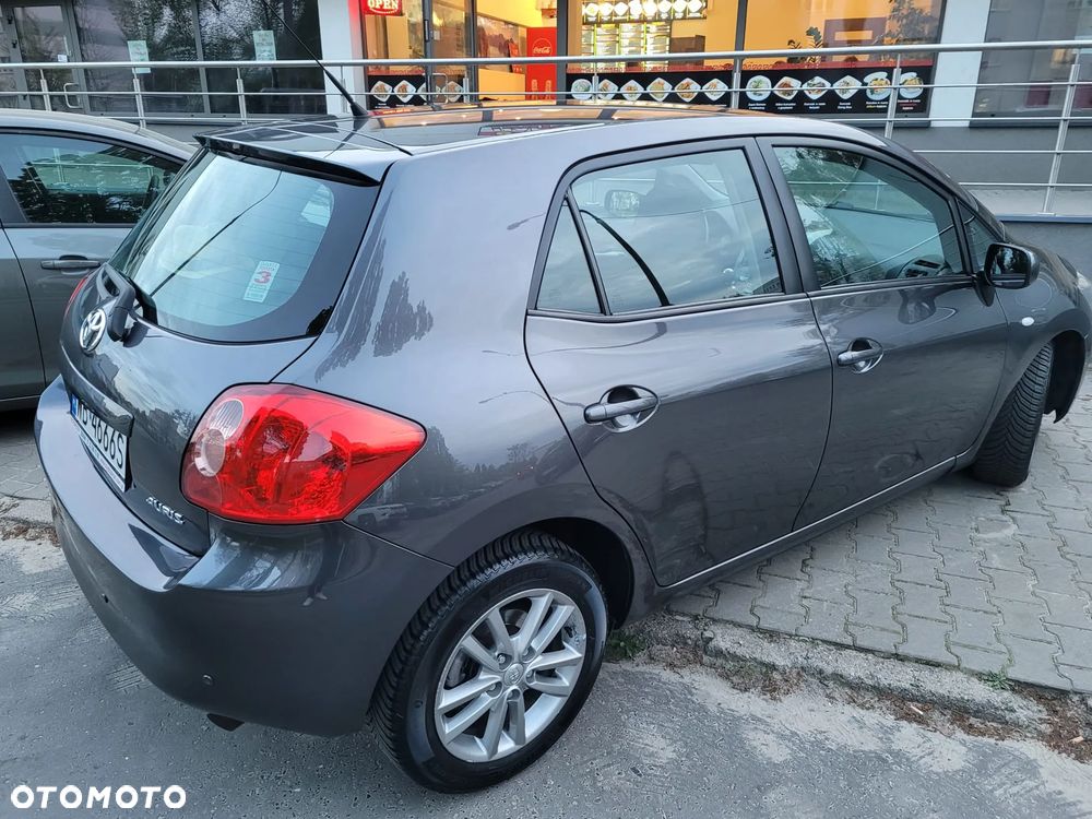 Toyota Auris - 2