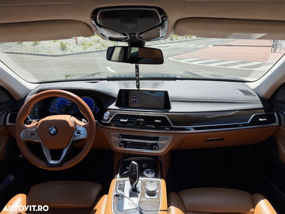 BMW Seria 7 - 16