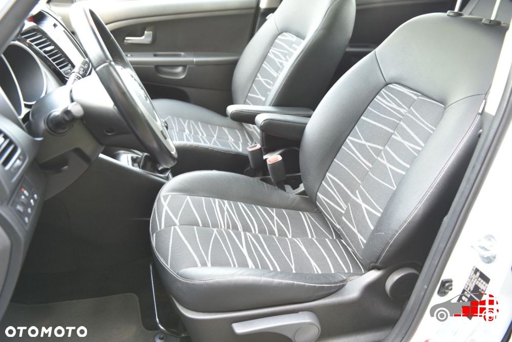 Kia Venga - 17