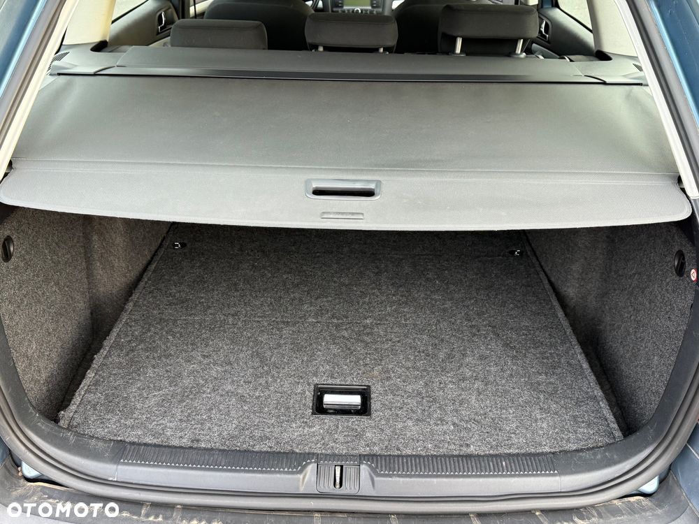 Skoda Octavia 1.6 Combi Ambiente - 15