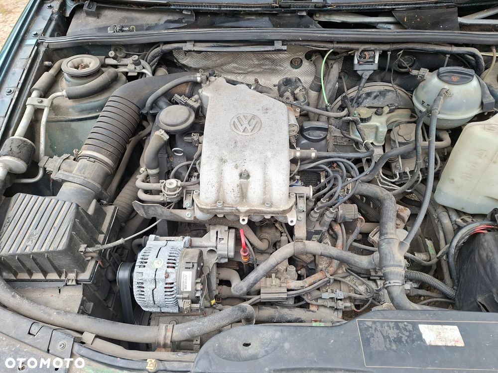 Volkswagen Passat 1.6 CL - 10