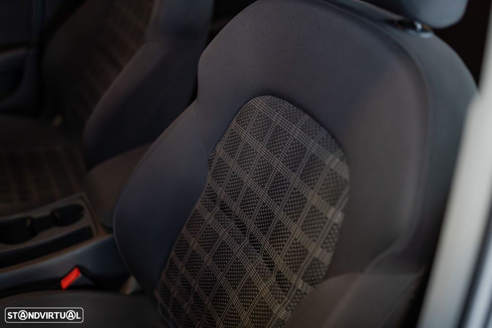 Audi A4 2.0 TDI Advance - 18