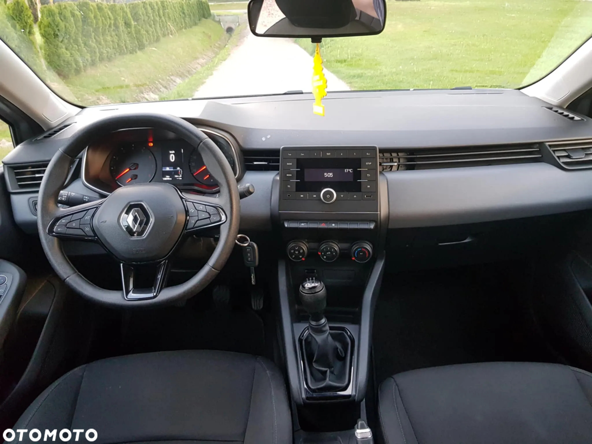 Renault Clio - 15