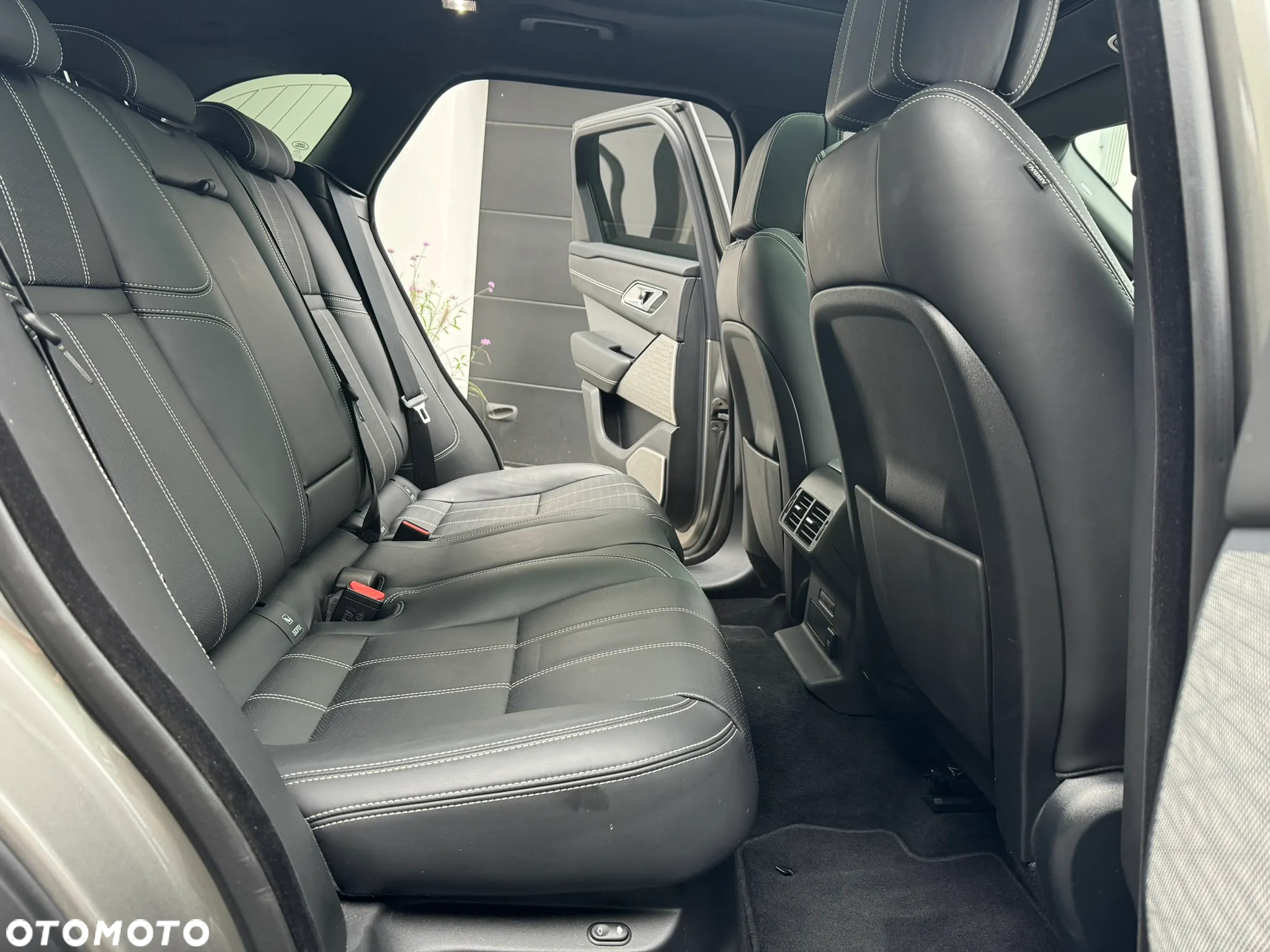 Land Rover Range Rover Velar 3.0d R-Dynamic - 21