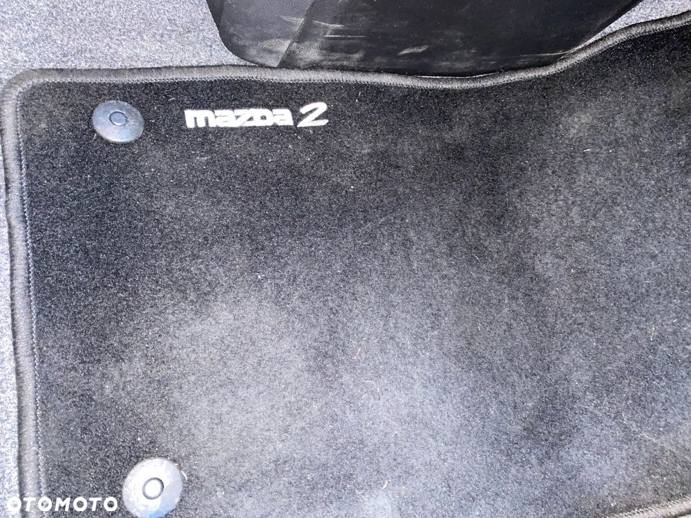 Mazda 2 1.3 Exclusive + - 33