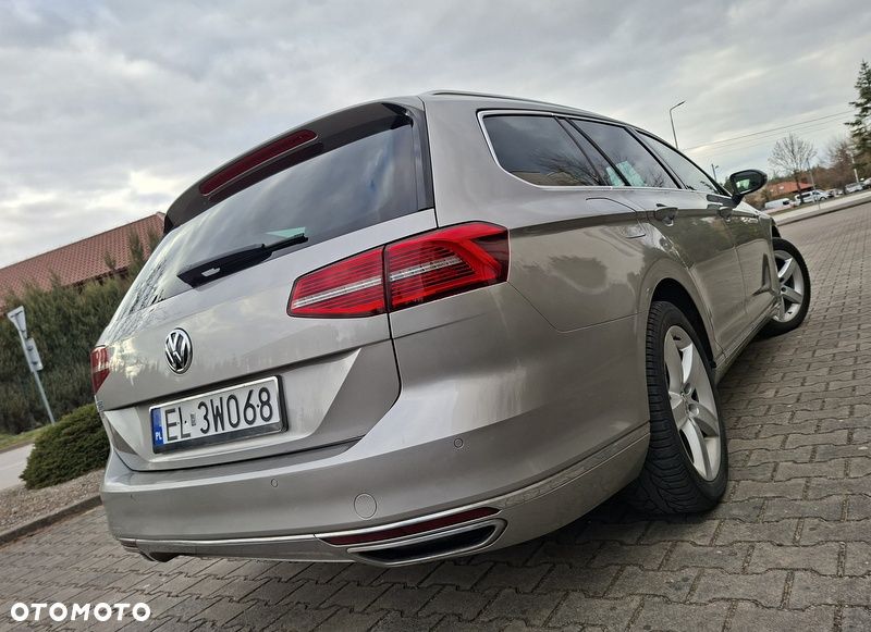 Volkswagen Passat - 12