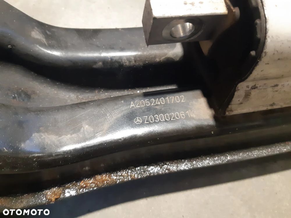 ŁAPA PODUSZKA SKRZYNI BIEGÓW MERCEDES W205 C63 1 - 4