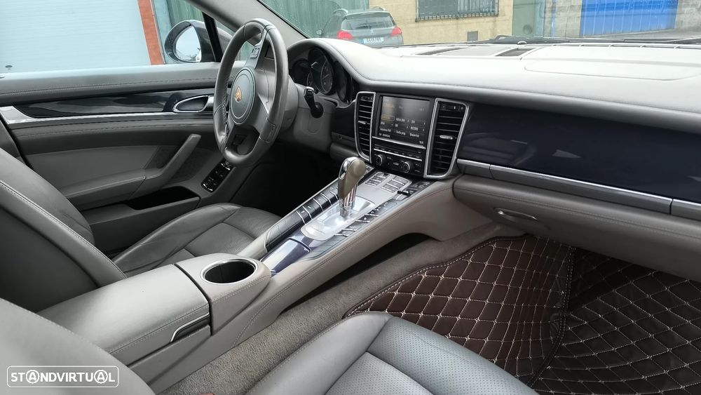 Porsche Panamera 4 Platinum Edition PDK - 4