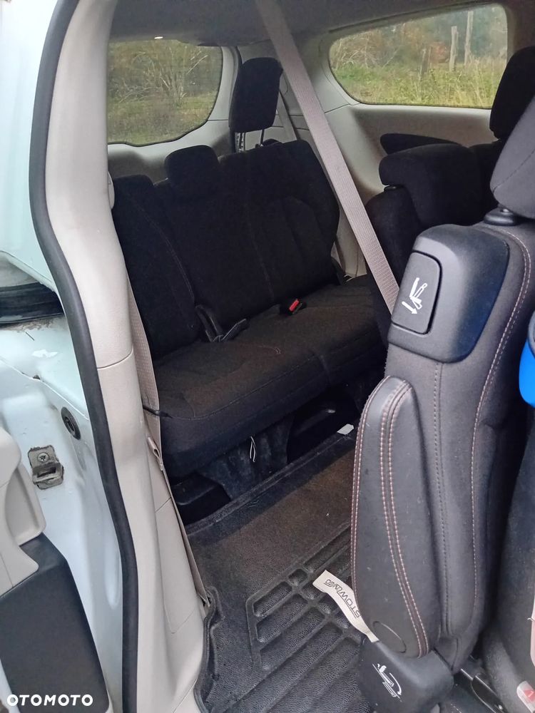 Chrysler Pacifica - 13