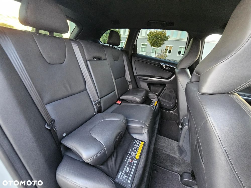 Volvo XC 60 D4 Geartronic Summum - 30
