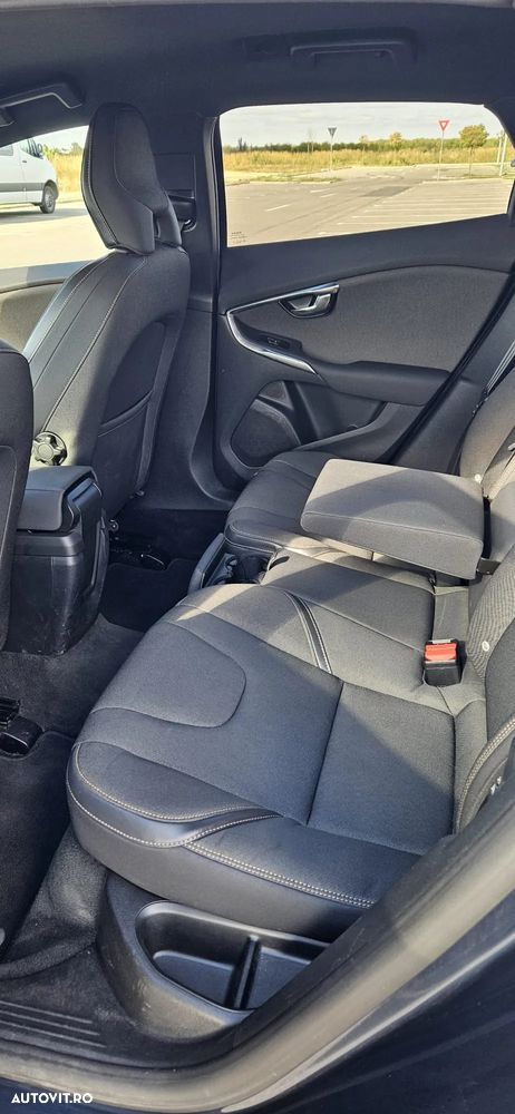 Volvo V40 D2 Momentum - 19