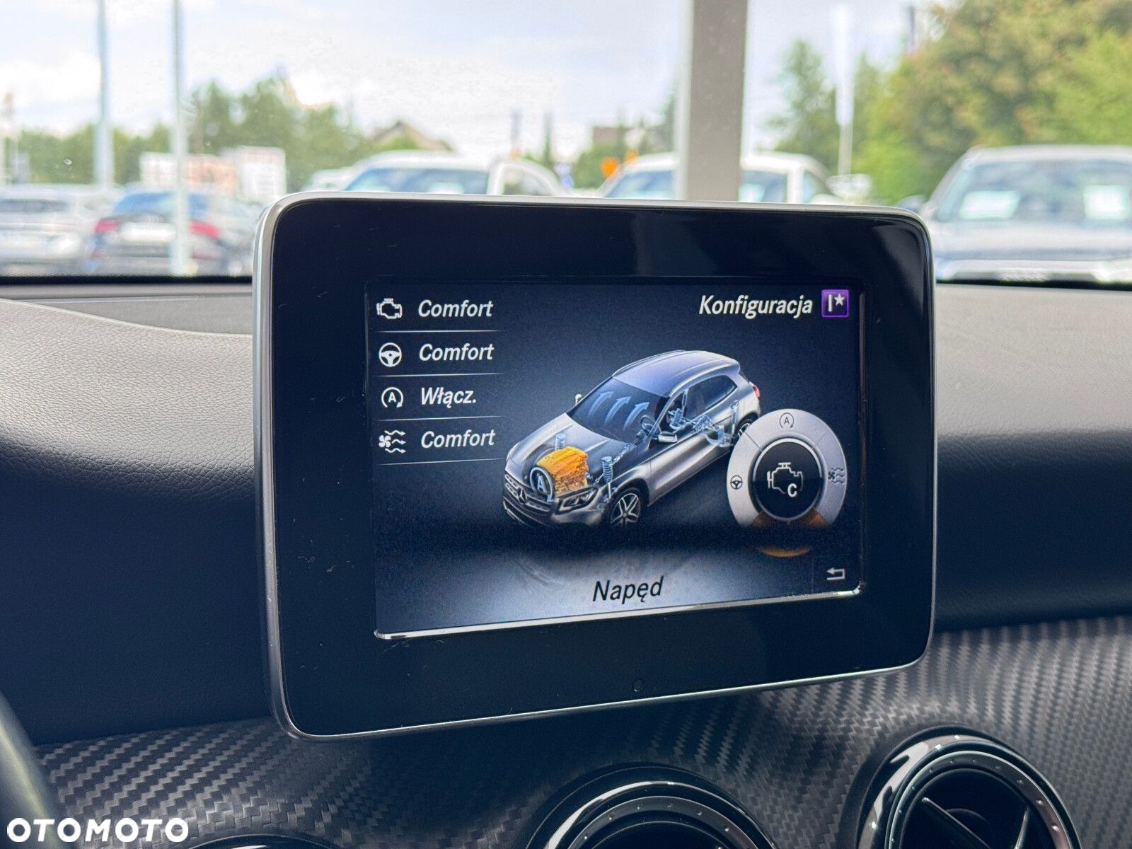 Mercedes-Benz GLA 200 d 7G-DCT - 30