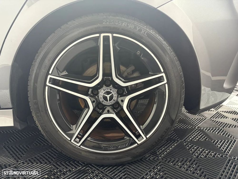 Mercedes-Benz A 160 d AMG Line - 23