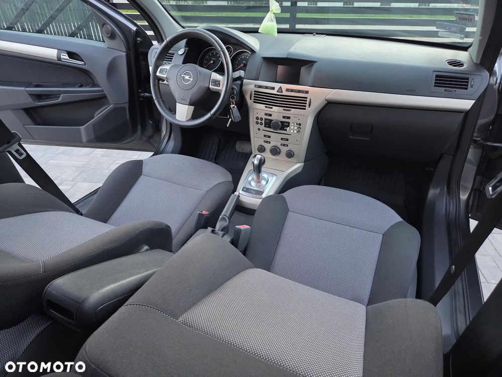 Opel Astra 1.6 Automatik Design Edition - 29