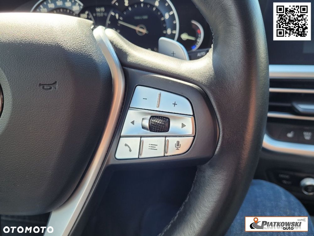 BMW Seria 3 320i - 35