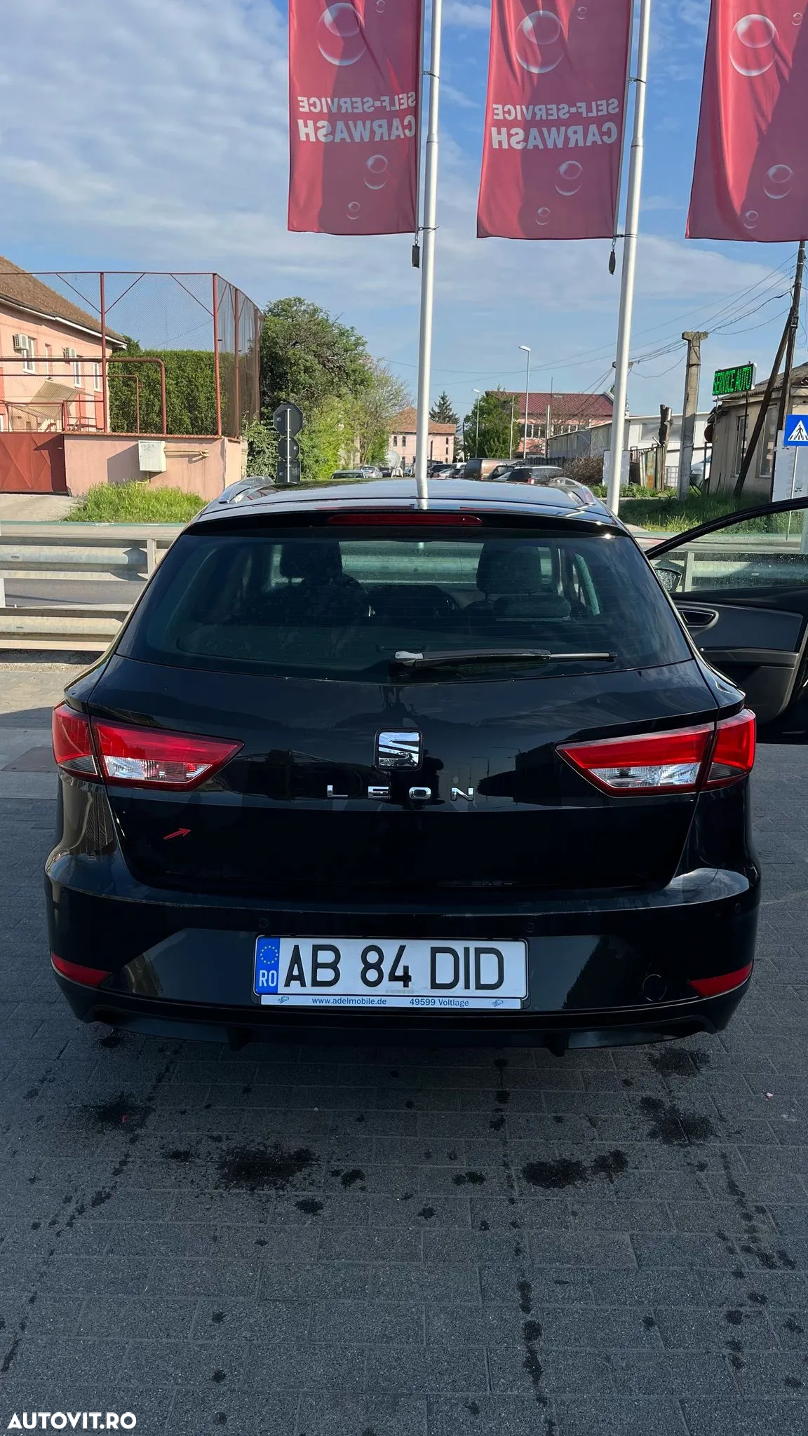 Seat Leon Sportstourer 2.0 TDI DSG Style - 4