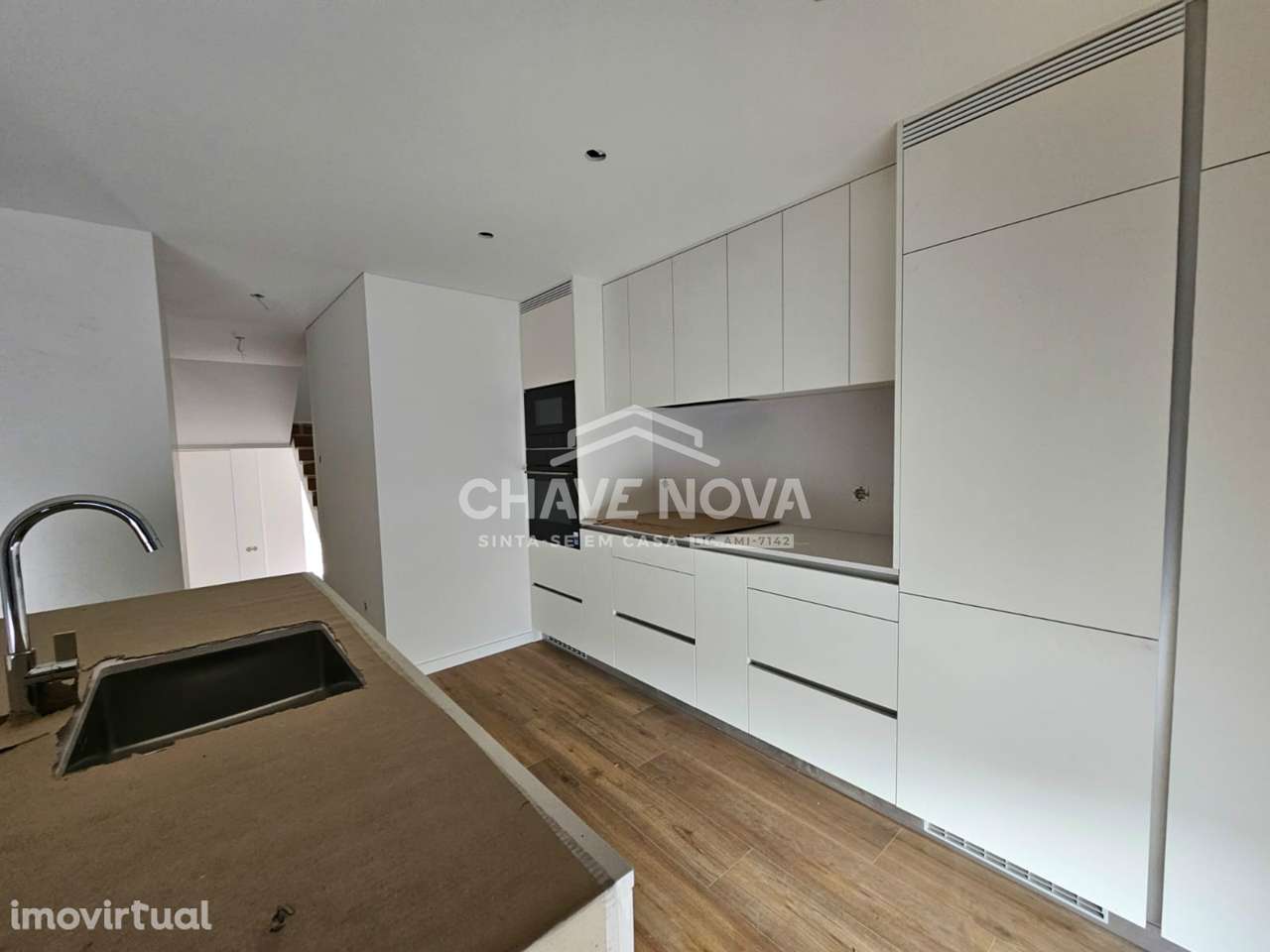 Moradia em Banda V3+1 Nova c/ Piscina na Madalena - Grande imagem: 4/25