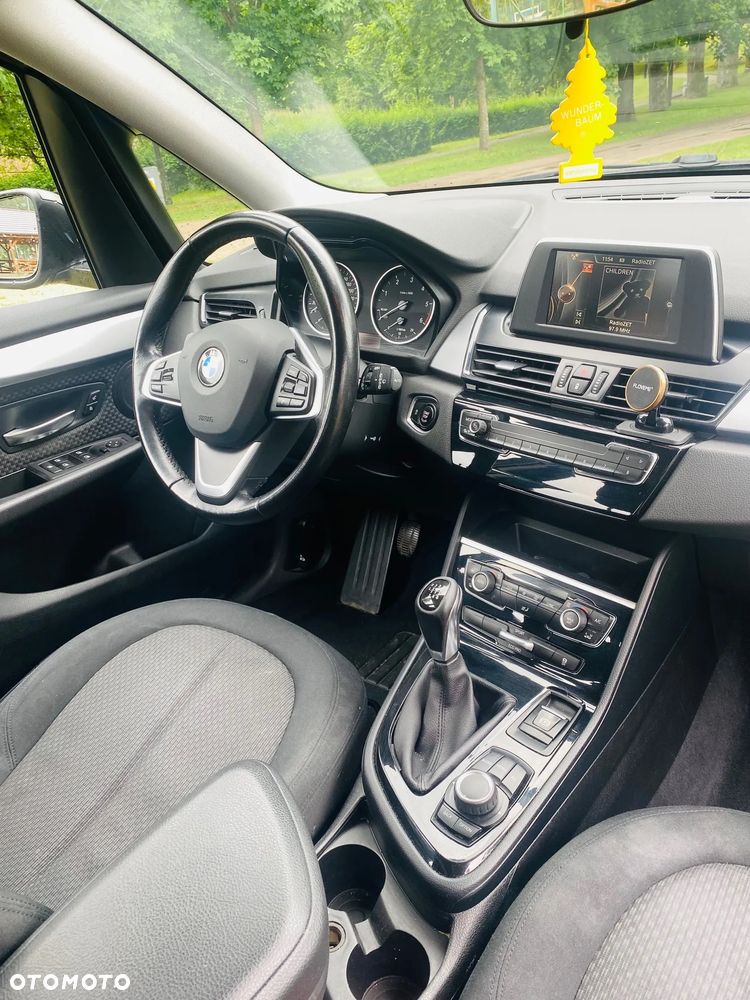 BMW Seria 2 218d - 13