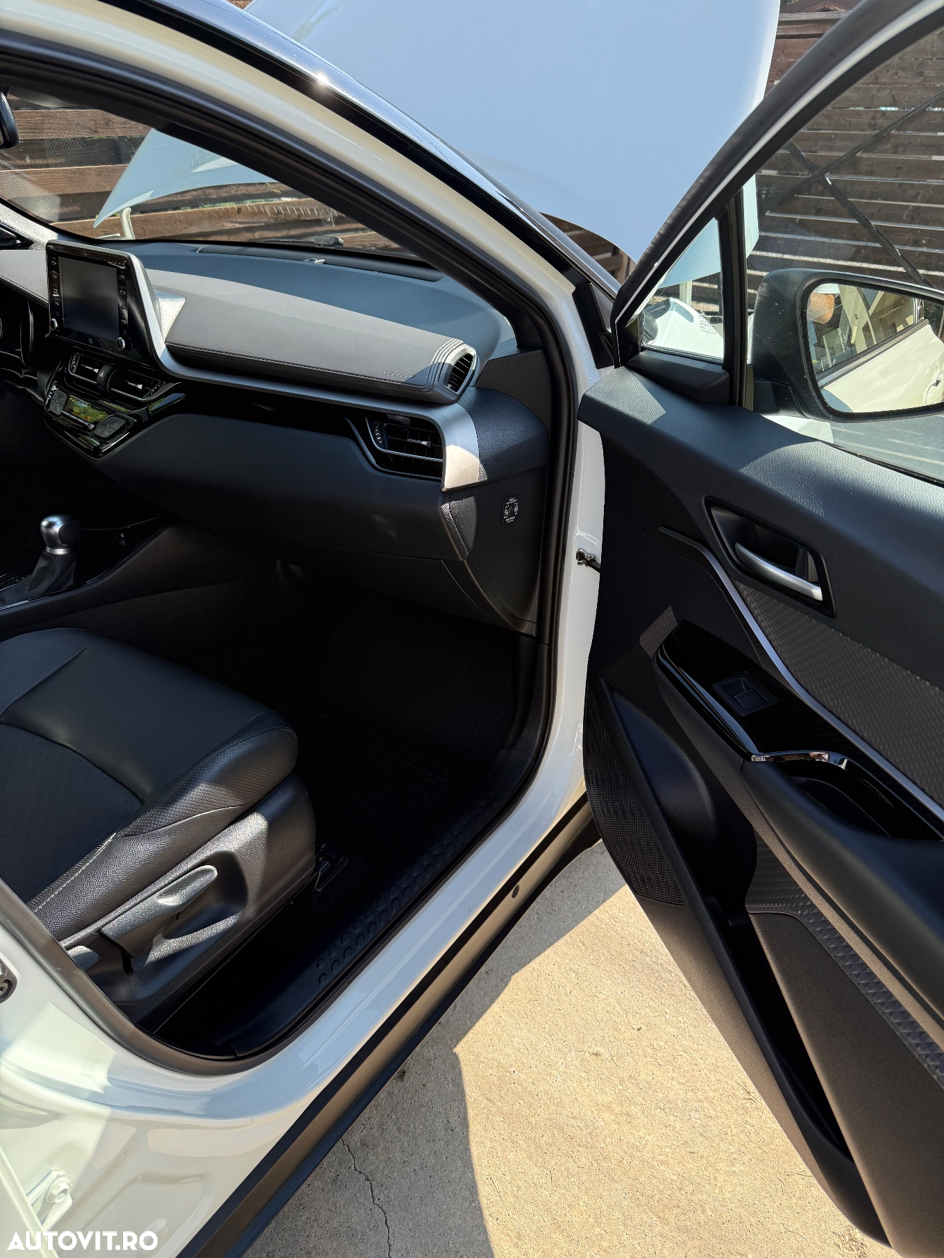 Toyota C-HR 2.0 HSD 184 CP 4x2 CVT C-lassy bi-tone - 12