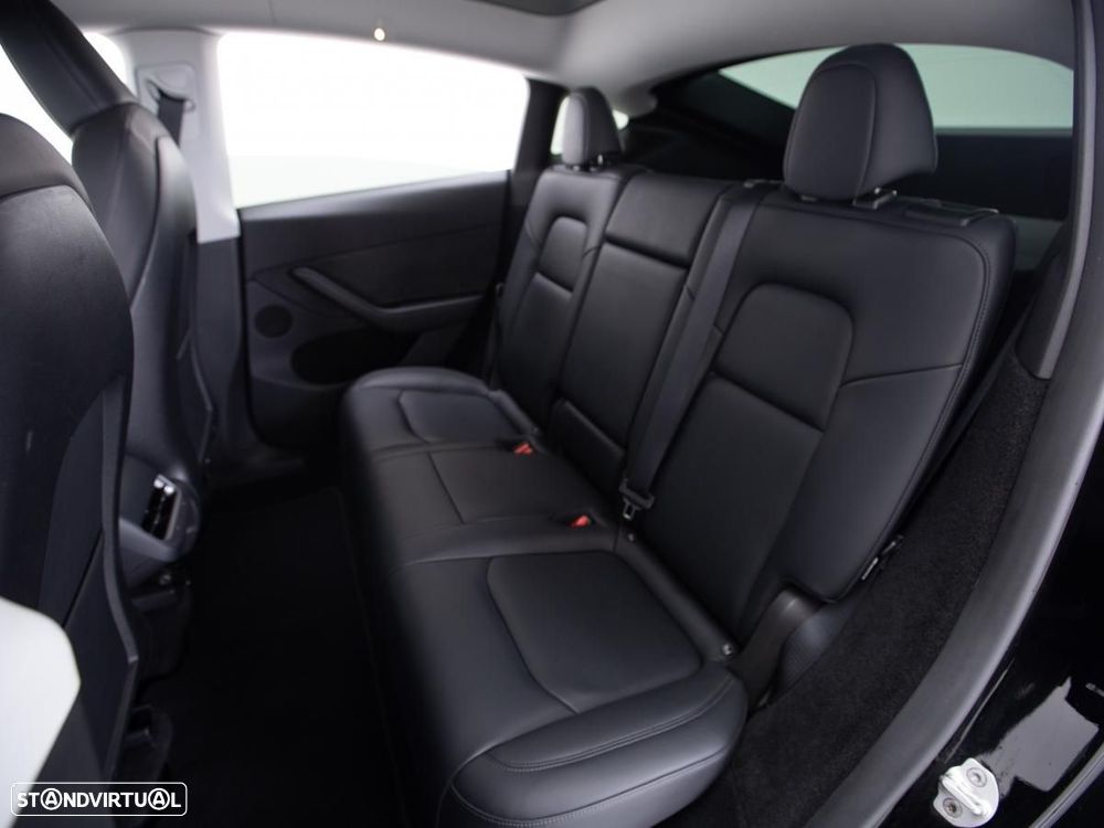 Tesla Model Y Long Range Dual Motor AWD - 12