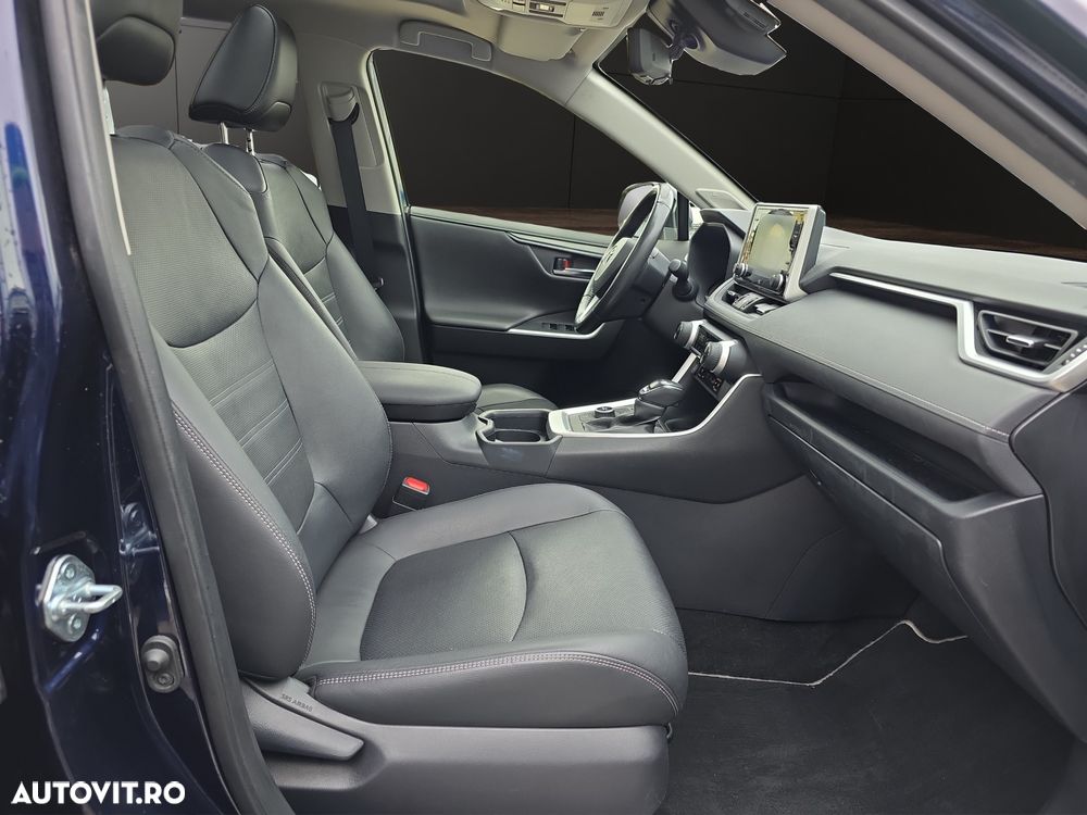Toyota RAV4 - 16