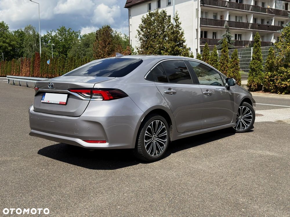 Toyota Corolla 1.8 Hybrid Team Deutschland - 9