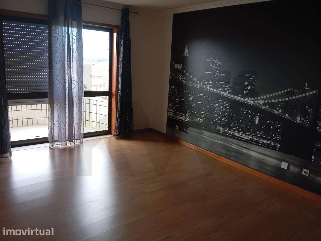 OPORTUNIDADE DE INVESTIMENTO | T1 + 1 NA AVENIDA SÁ CARNEIRO | GARAGEM - Grande imagem: 2/13