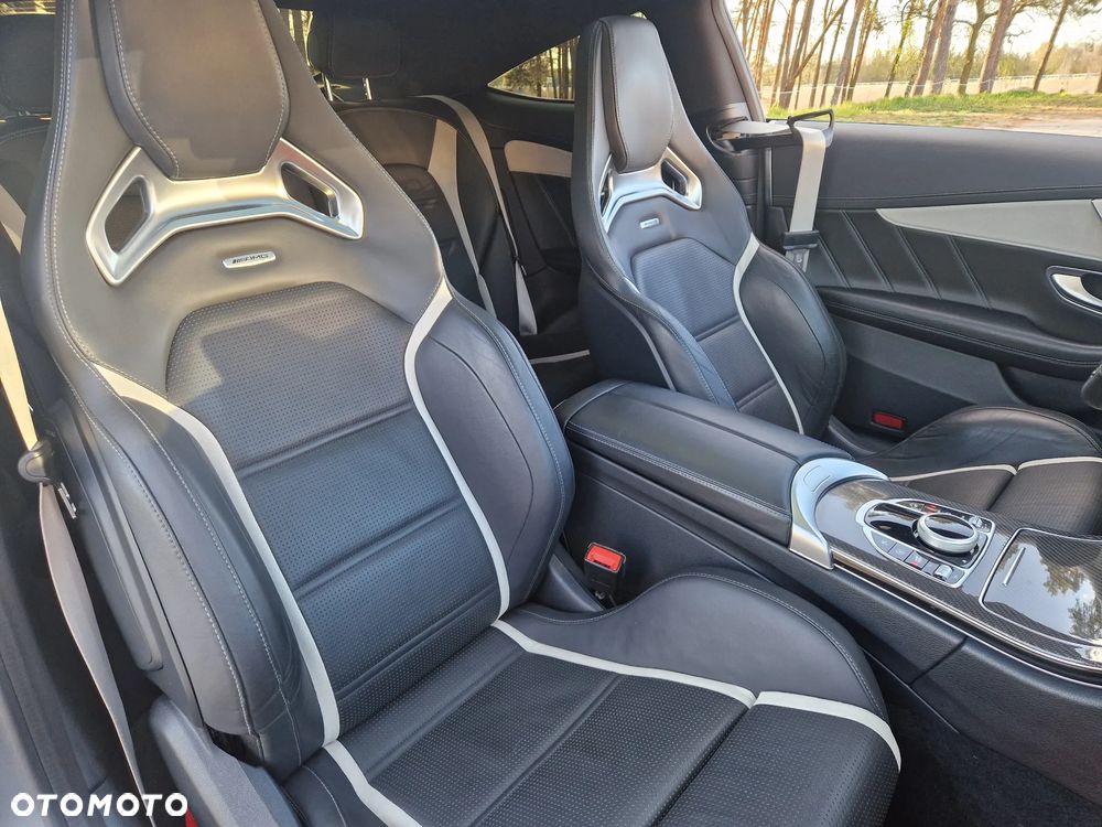Mercedes-Benz Klasa C AMG 63 S AMG Speedshift MCT 9G - 19