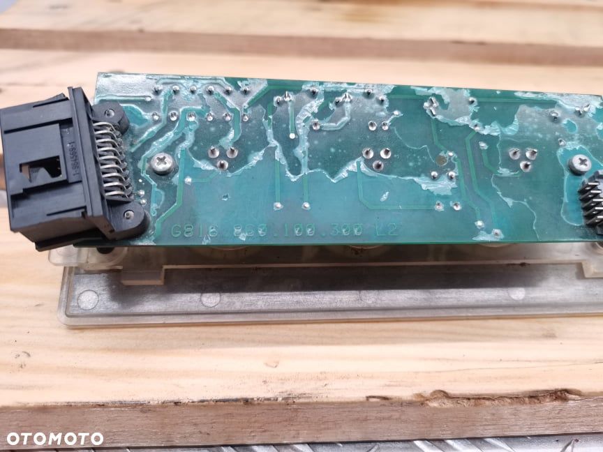 Panel sterowania tylnym podnośnikiem Fendt 824 Favorit - 3