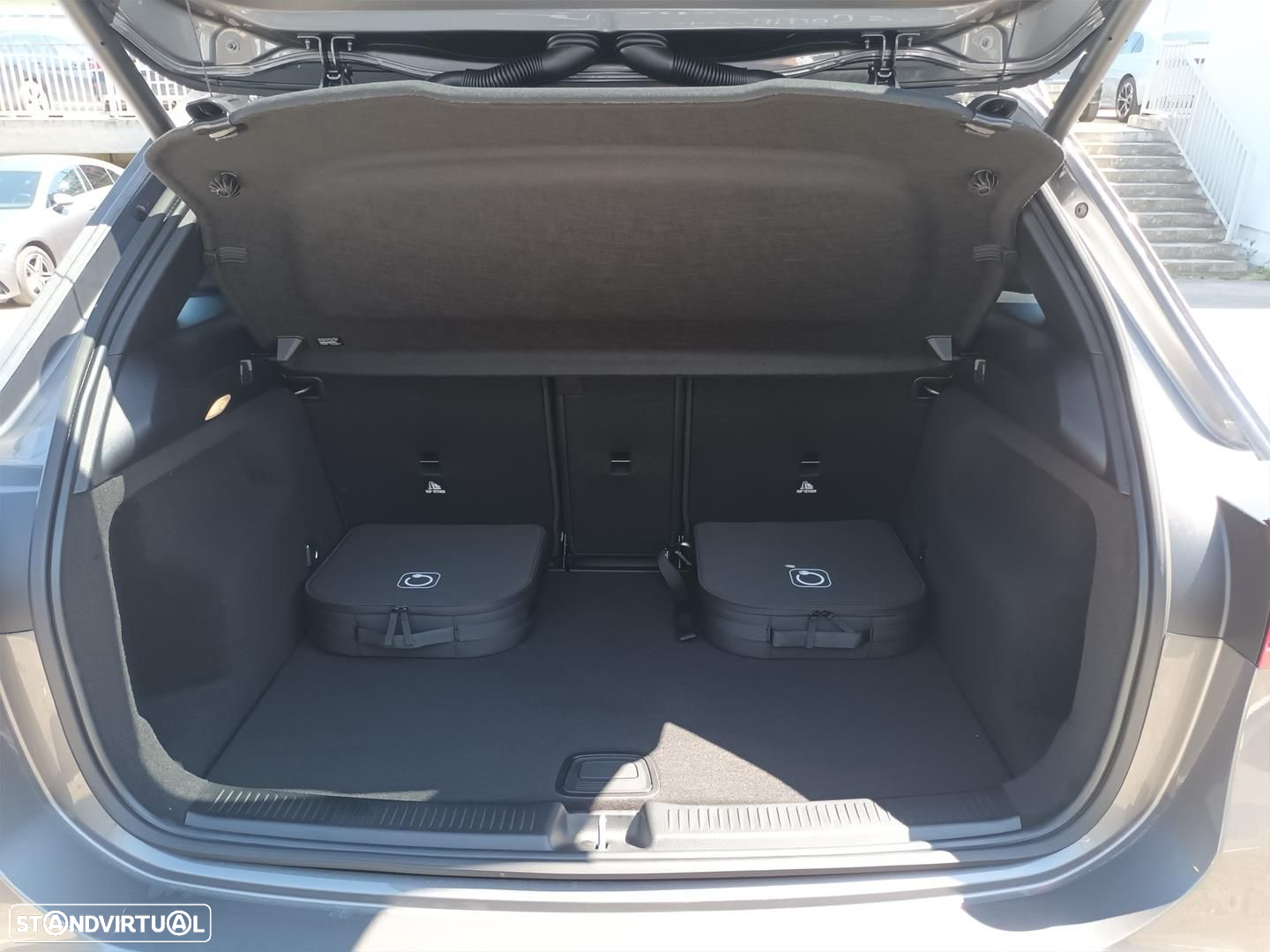 Mercedes-Benz B 250 e - 13