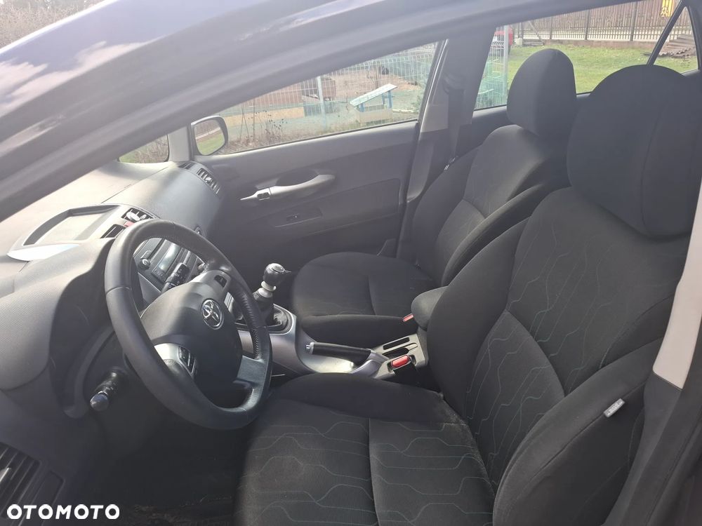 Toyota Auris 1.33 VVT-i Terra - 8