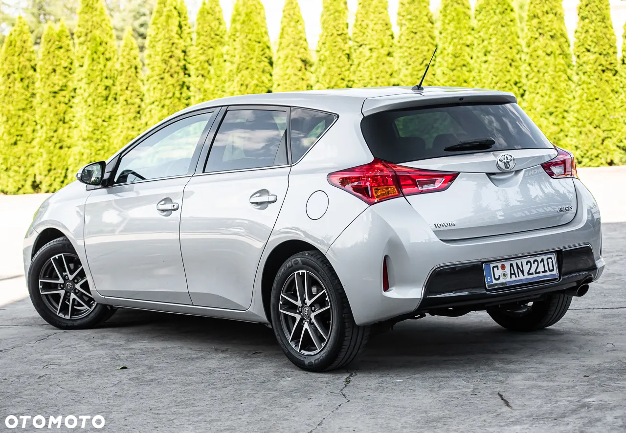 Toyota Auris 1.6 Premium Comfort - 9