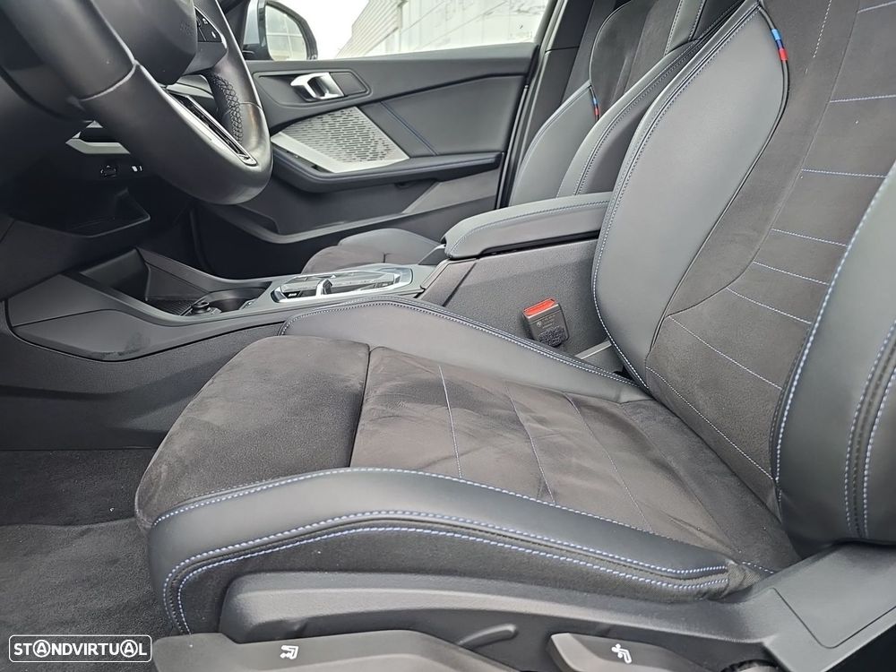 BMW 118 d Pack Desportivo M - 15