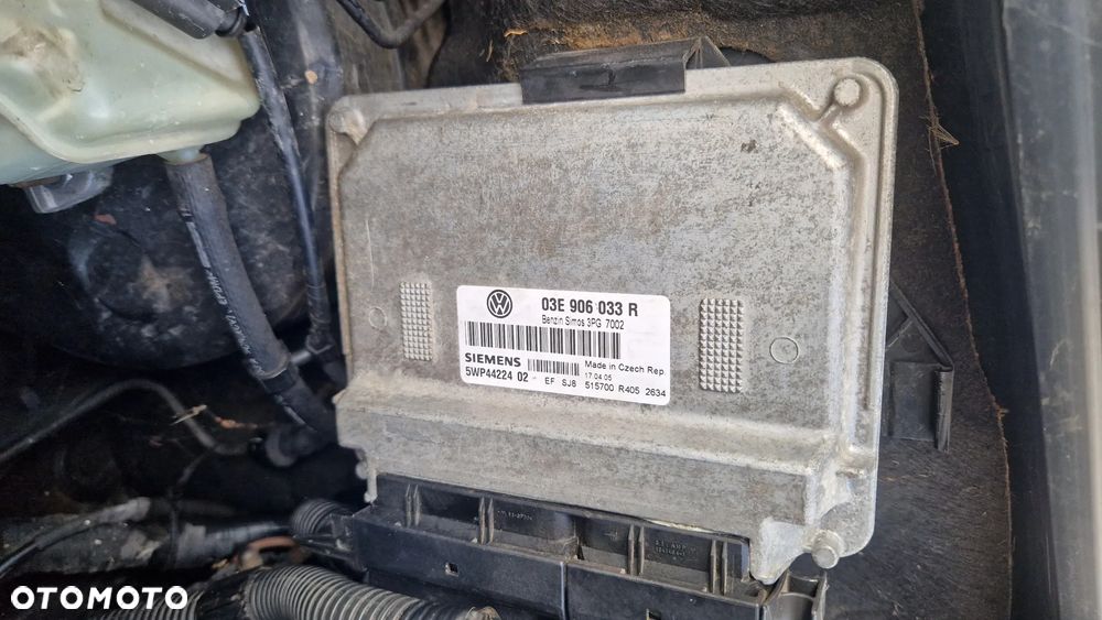 VOLKSWAGEN POLO 9N2 1.2 12V STEROWNIK SILNIKA 03E906033R - 1