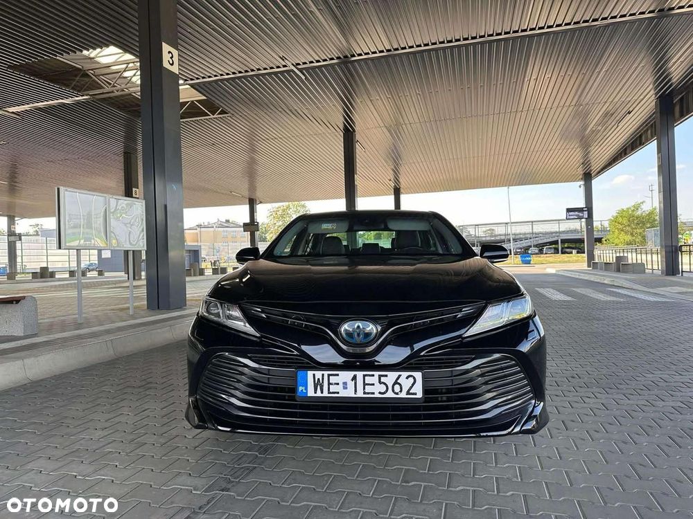 Toyota Camry - 4