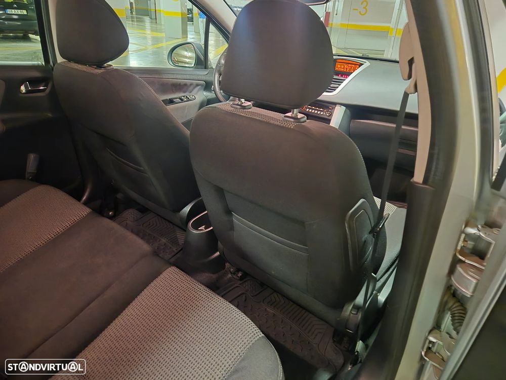 Peugeot 207 1.4 HDi Sport - 26