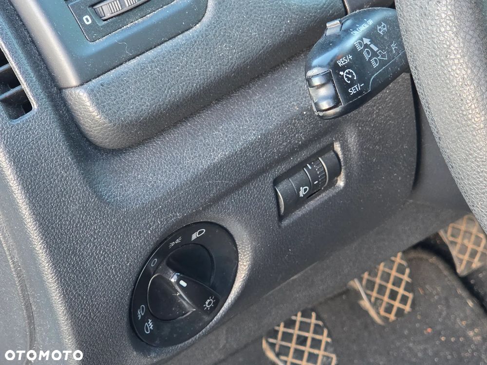 Skoda Fabia 1.2 HTP Elegance - 16