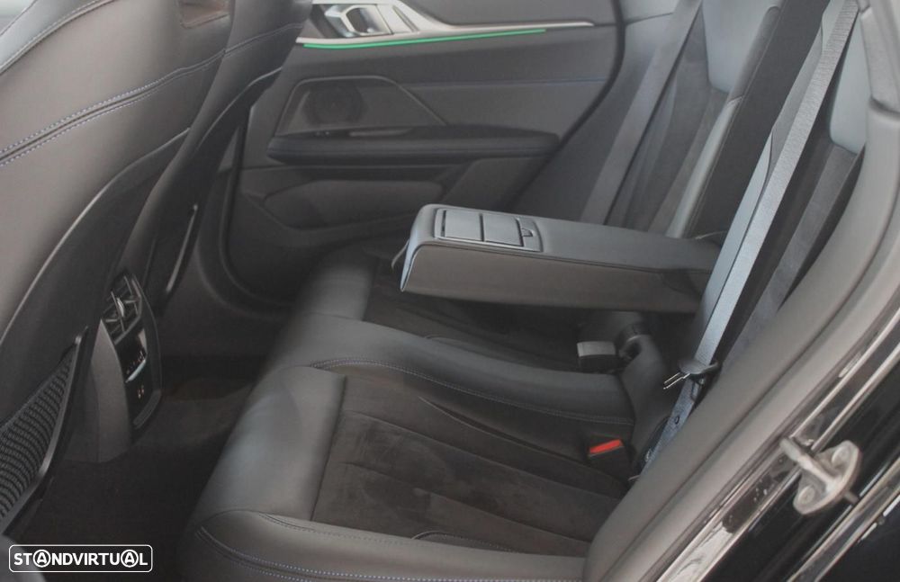 BMW i4 eDrive40 Desportiva M - 12