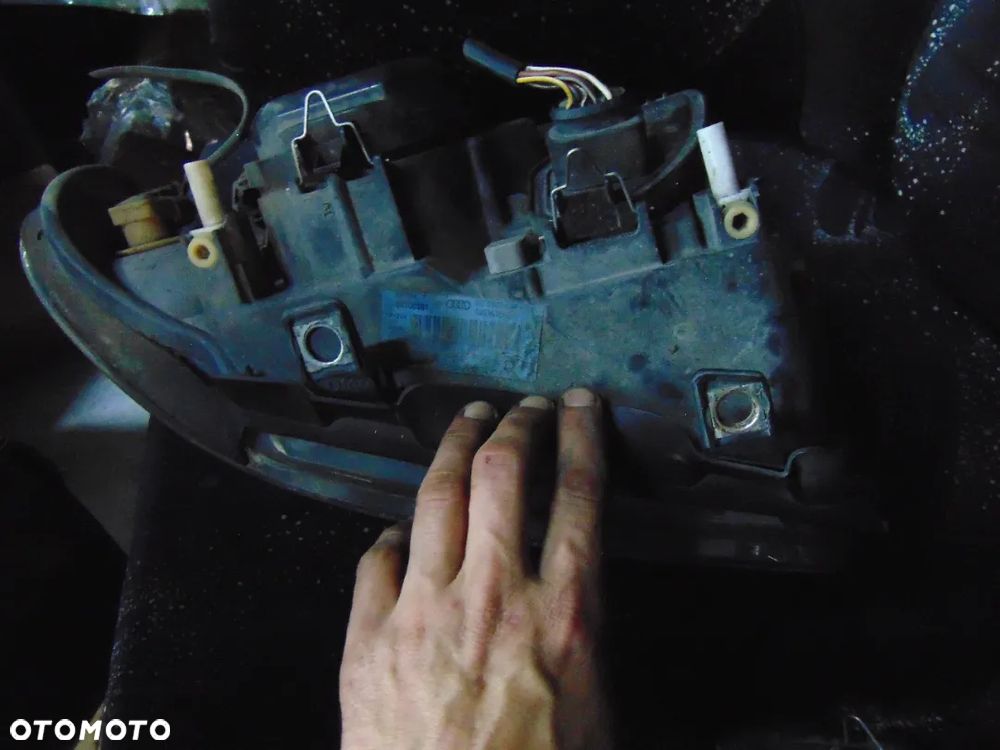 Lampa prawa przód Audi a4 b5 lift - 2