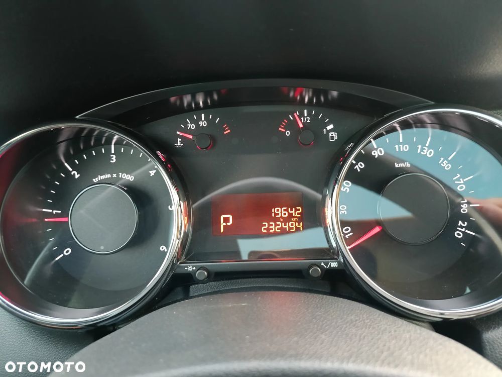 Peugeot 5008 HDI 160 Automatik Business-Line - 9