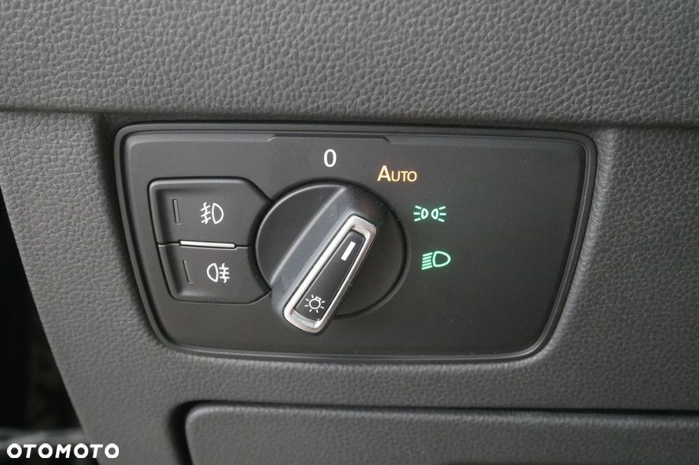 Volkswagen Passat - 36