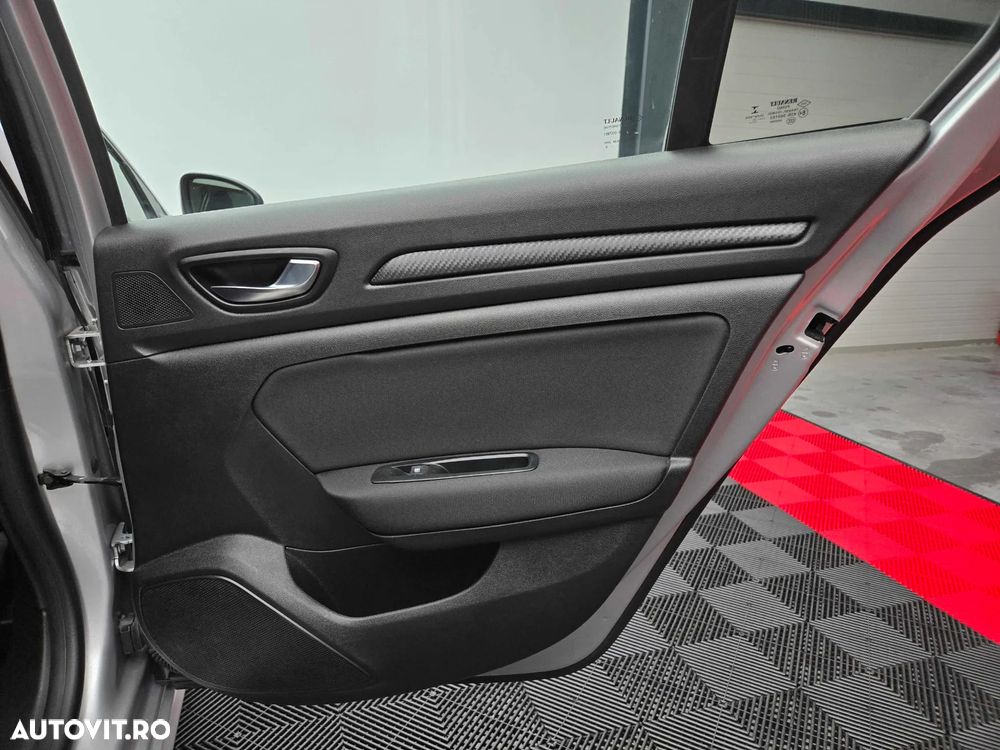 Renault Megane TCe 140 GPF EDC BUSINESS EDITION - 17