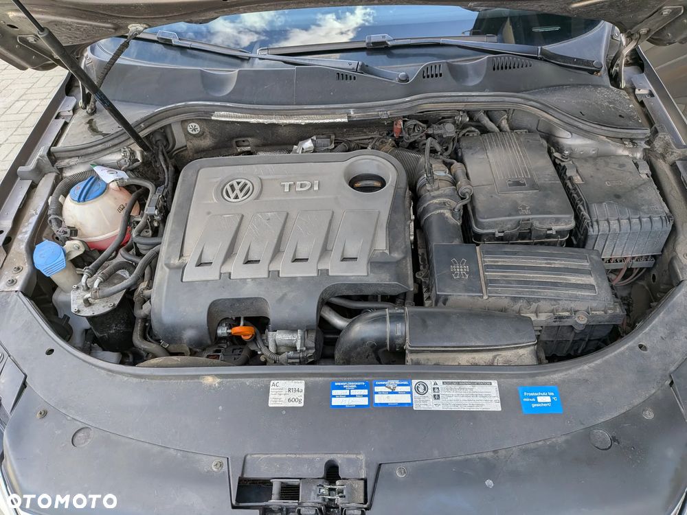 Volkswagen Passat - 24
