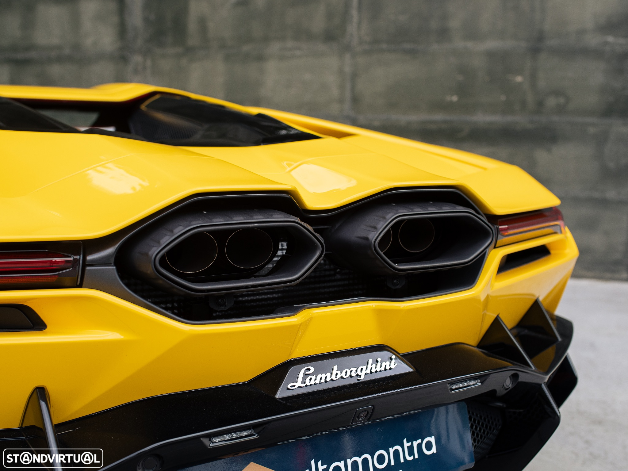 Lamborghini Revuelto - 22